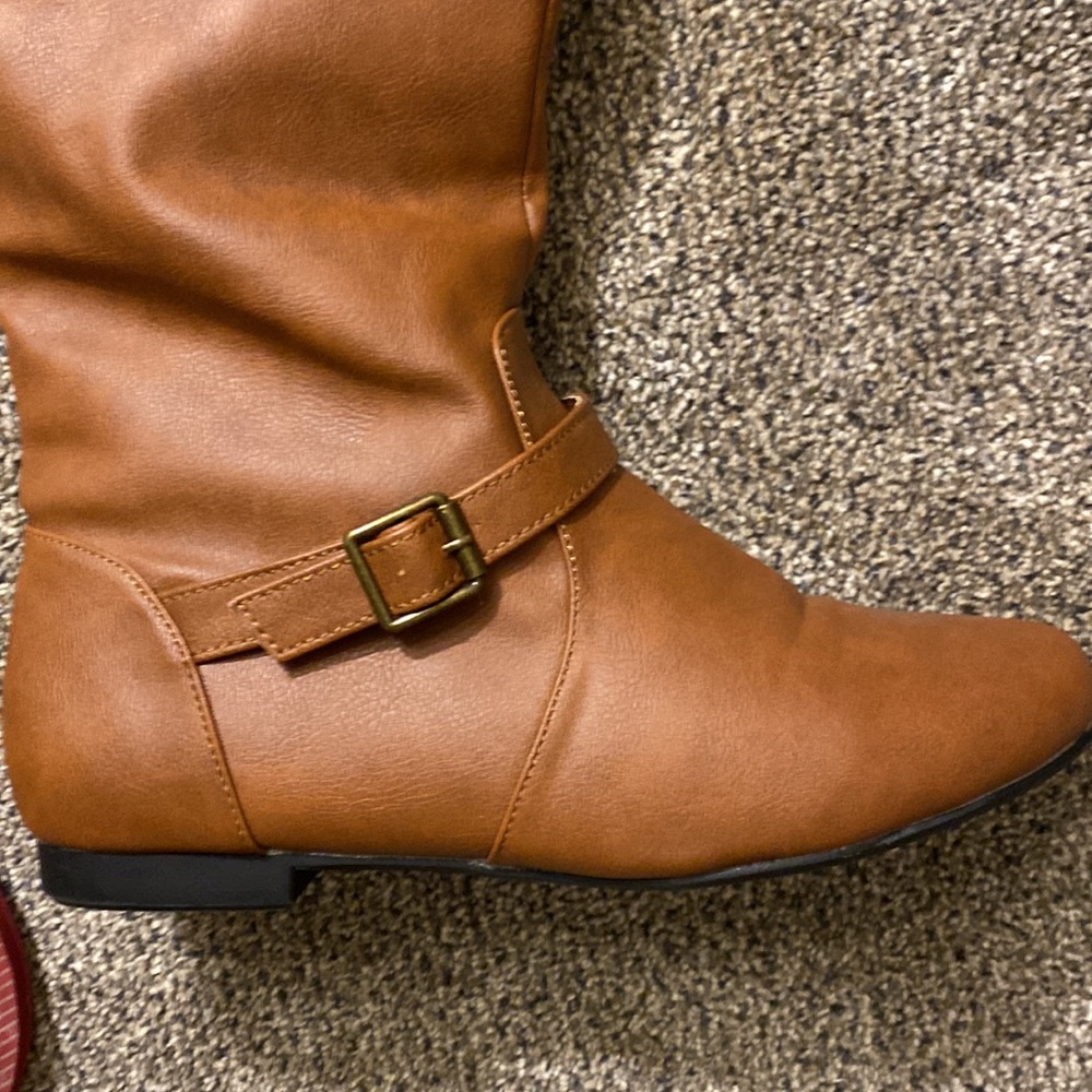 Used knee high boot - Picture 3 of 10